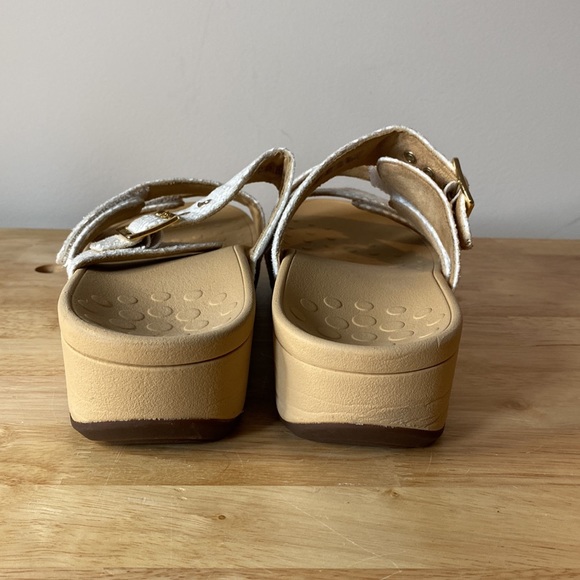 Vionic Sandal Reptile Texture Adjustable Comfort Shoe - Picture 4 of 7